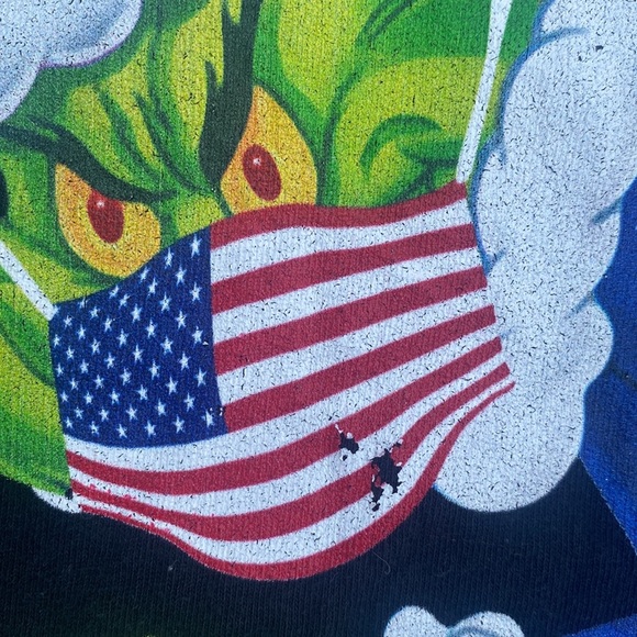 🍍BUFFALO BILLS GRINCH SHIRT🍍SIZE XL🍍J-1 - Picture 2 of 2